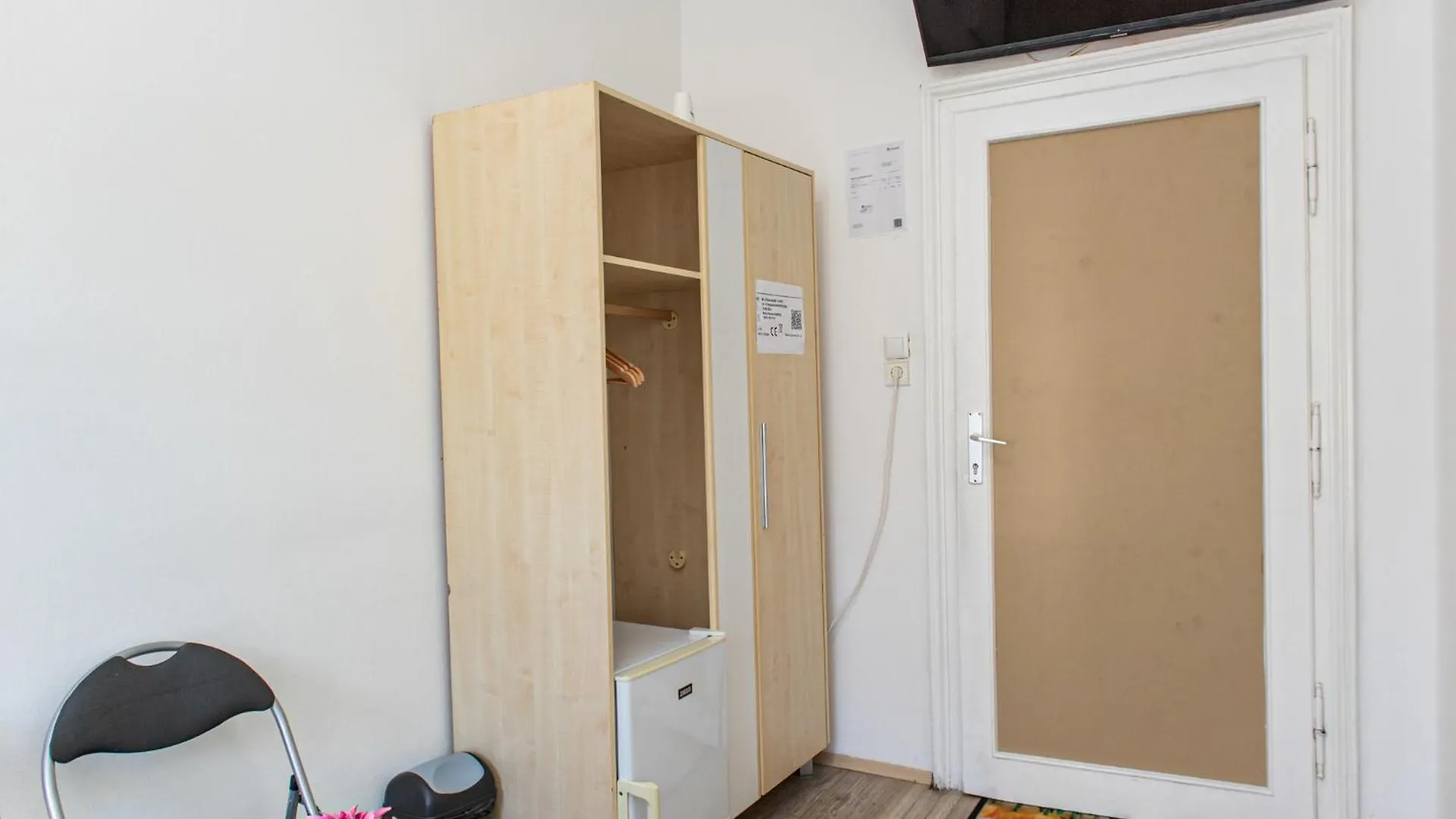 Convenient 3Br Near Danube & Millenium Tower Apartment Vienna