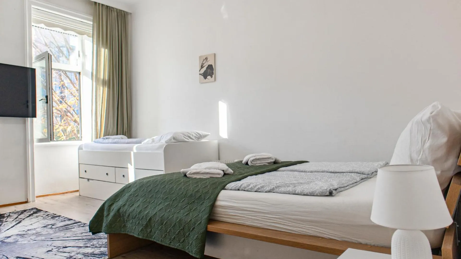 Convenient 3Br Near Danube & Millenium Tower Apartment Vienna